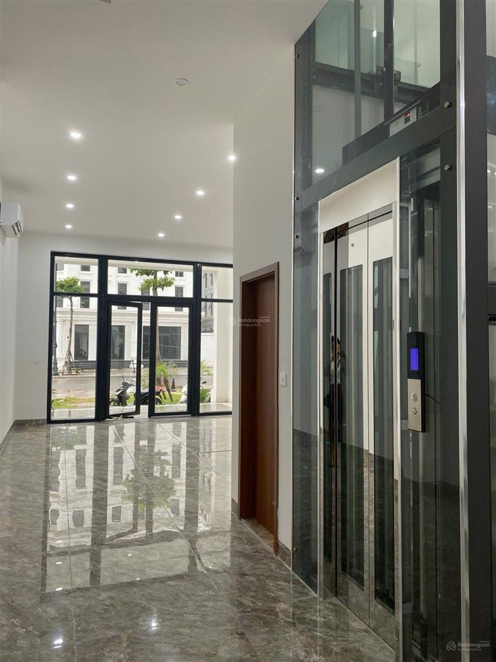 Chính chủ cho thuê nhà dt 107,5m trục đường l12, nhà hoàn thiện, thang máy mới toanh