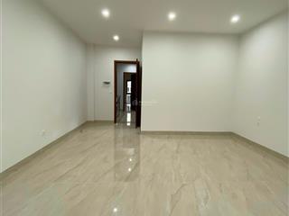 Chính chủ cho thuê nhà dt 112 m trục đường l16 dãy 2 mặt tiền,nhà hoàn thiện thang máy