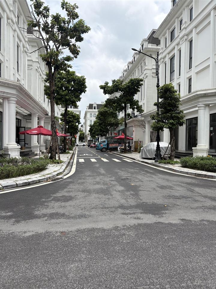 Cho thuê nhà thô căn shophouse dt 107,5 m2 giá 16 tr/th thuê lâu dài, sẵn giao dịch
