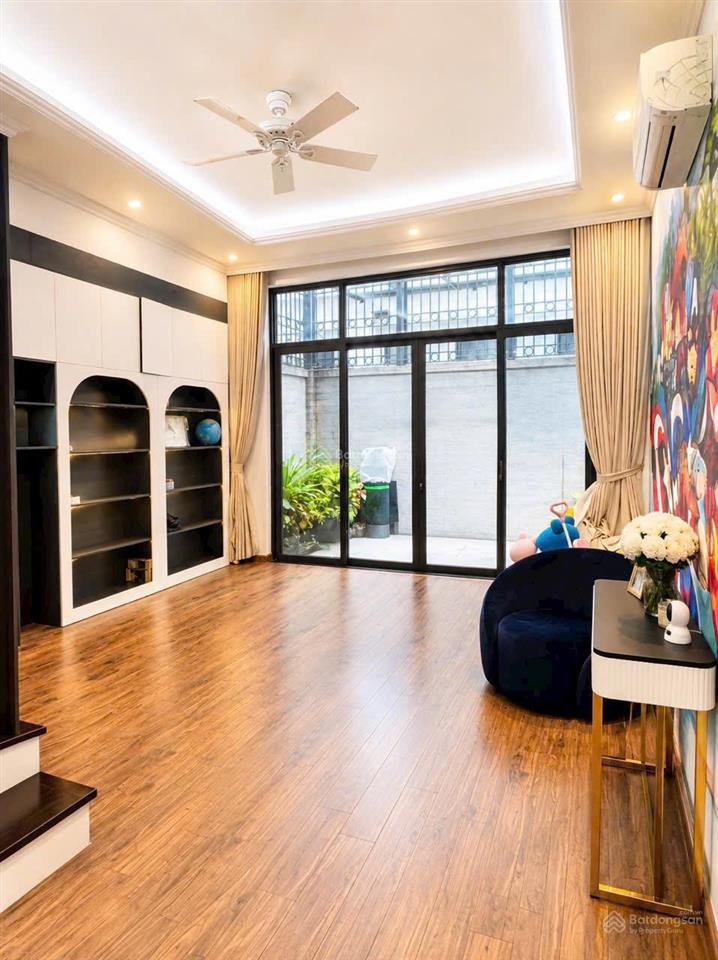 Chính chủ cần bán gấp căn liền kề louis l8 dt 100 m nhà 5 tầng hoàn thiện mới đẹp thang máy