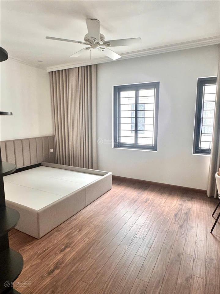 Chính chủ cần bán gấp căn liền kề louis l8 dt 100 m nhà 5 tầng hoàn thiện mới đẹp thang máy