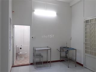 Phòng ngay TT Q3.Sạch sẽ, an ninh.Có lối đi riêng, toilet trong phòng.