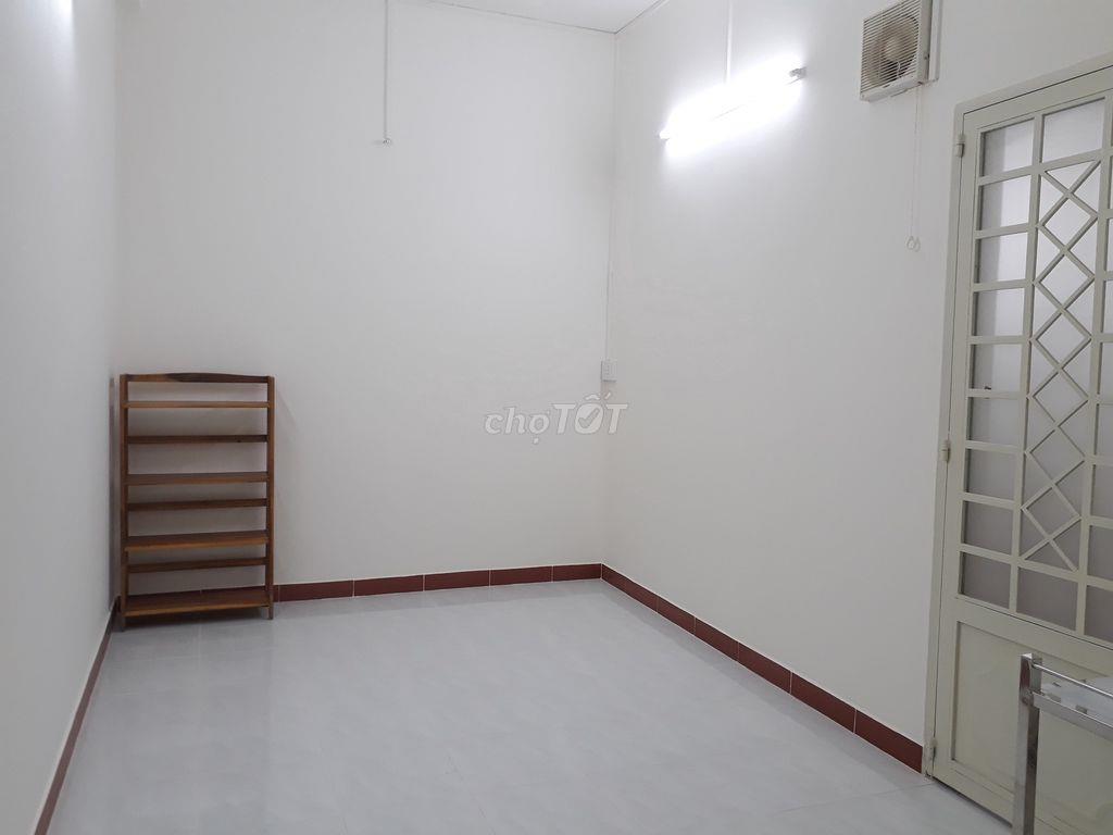 Phòng ngay TT Q3.Sạch sẽ, an ninh.Có lối đi riêng, toilet trong phòng.