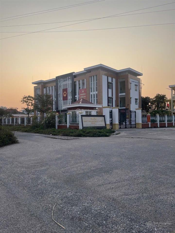 Hàng tuyến 1 đường 43m tđc ngọc xuyên, đồ sơn, hải phòng 100m