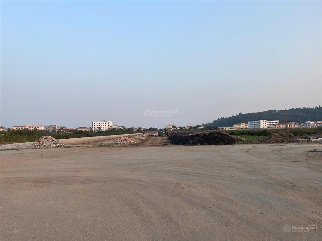 Hàng tuyến 1 đường 43m tđc ngọc xuyên, đồ sơn, hải phòng 100m