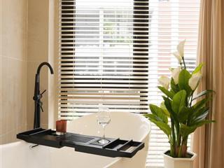Cho thuê căn liền kề hoàn thiện 5 tầng full đồ đẹp, có thang máy, nội thất luxury 0987 013 ***