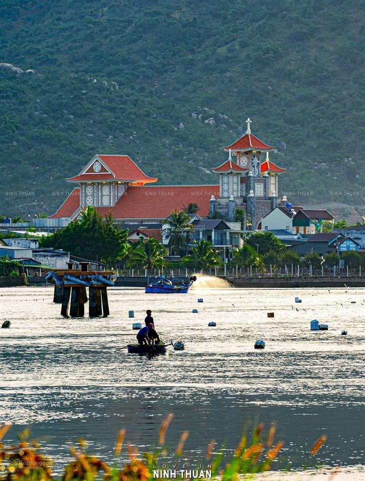 Bán đất ninh hải ninh thuận 447m2 có 306m2 đất ở sổ hồng riêng giá tốt  0945 352 ***