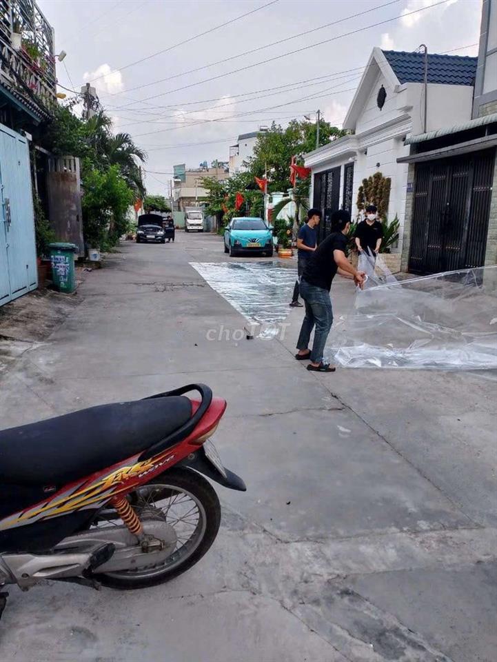 Cho thuê nhà ngay ngã tư ga 3pn sẵn nội thất 9tr