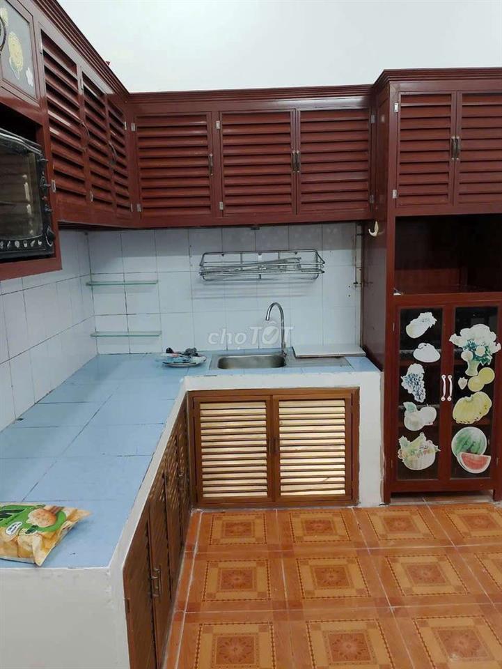 Cho thuê nhà ngay ngã tư ga 3pn sẵn nội thất 9tr