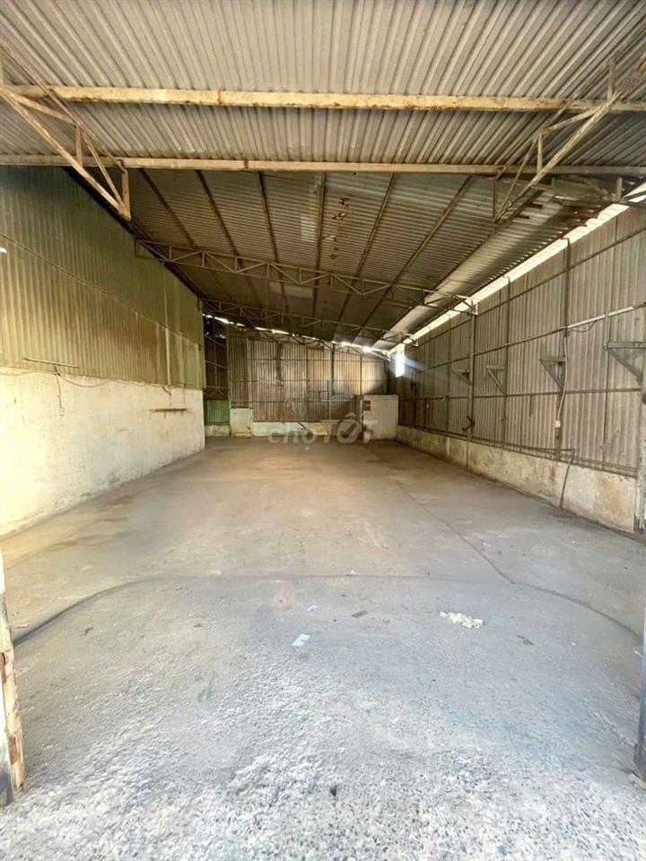 Cho thuê kho tô ngọc vân 230m2 sẵn 3fa 13tr
