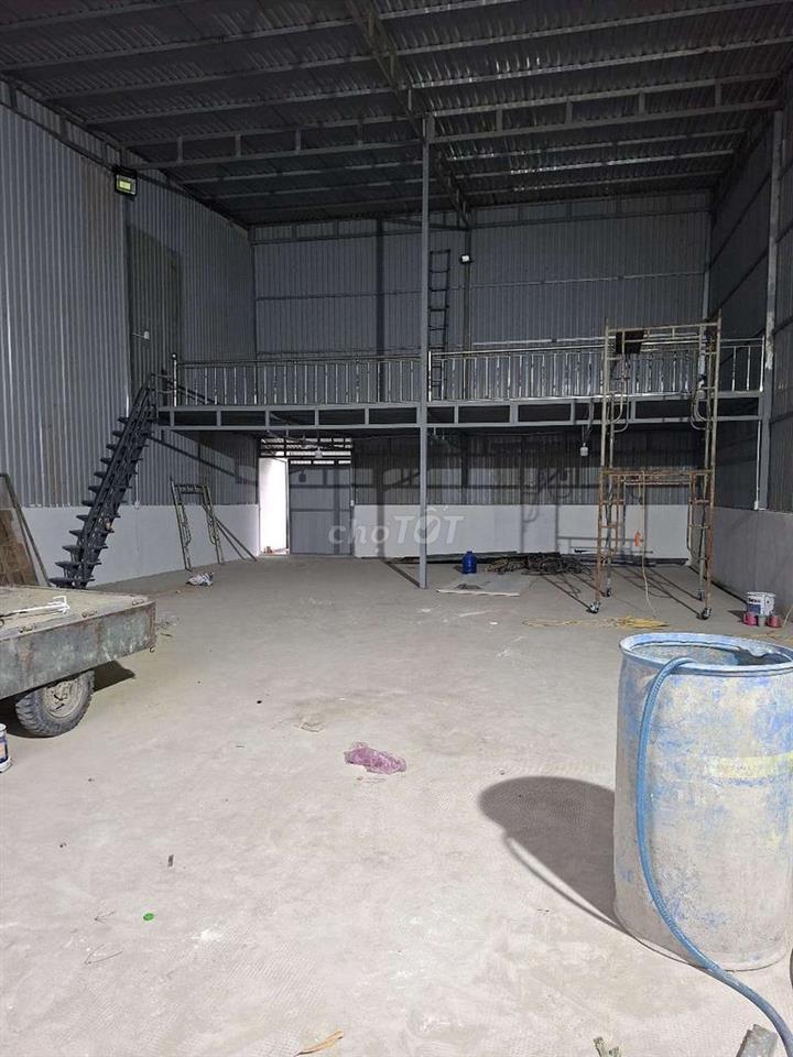 Xưởng ngay cao đẳng điện lực 200m2 15tr