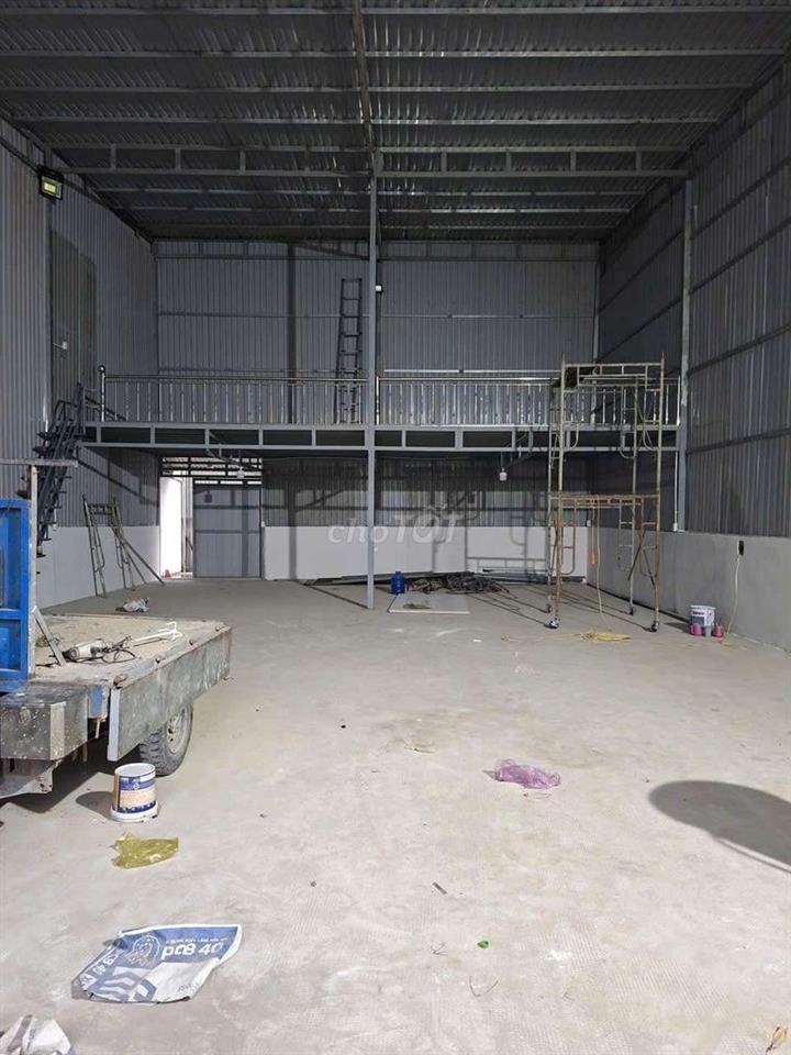 Xưởng ngay cao đẳng điện lực 200m2 15tr