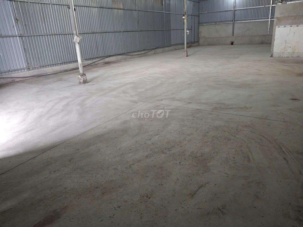Cho thuê kho ngã tư ga 230m2 13tr