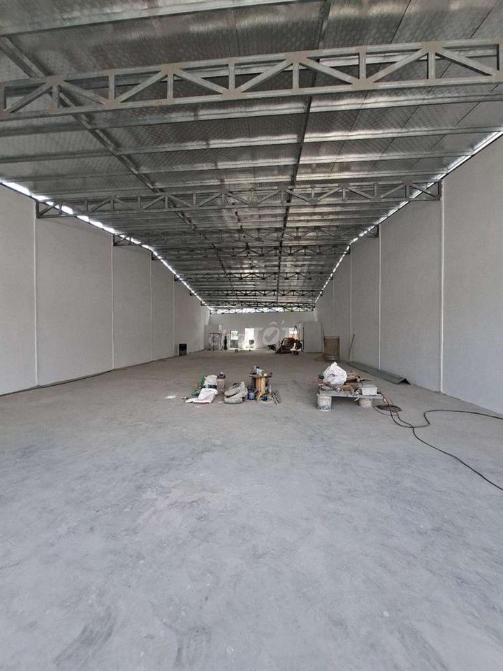 Cho thuê kho ngã tư ga 370m2 35tr