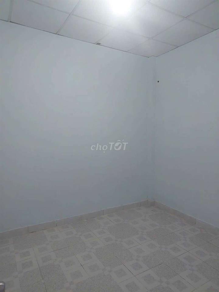 Cho thuê nhà ngay ủy ban thạnh xuân 60m2 4tr5