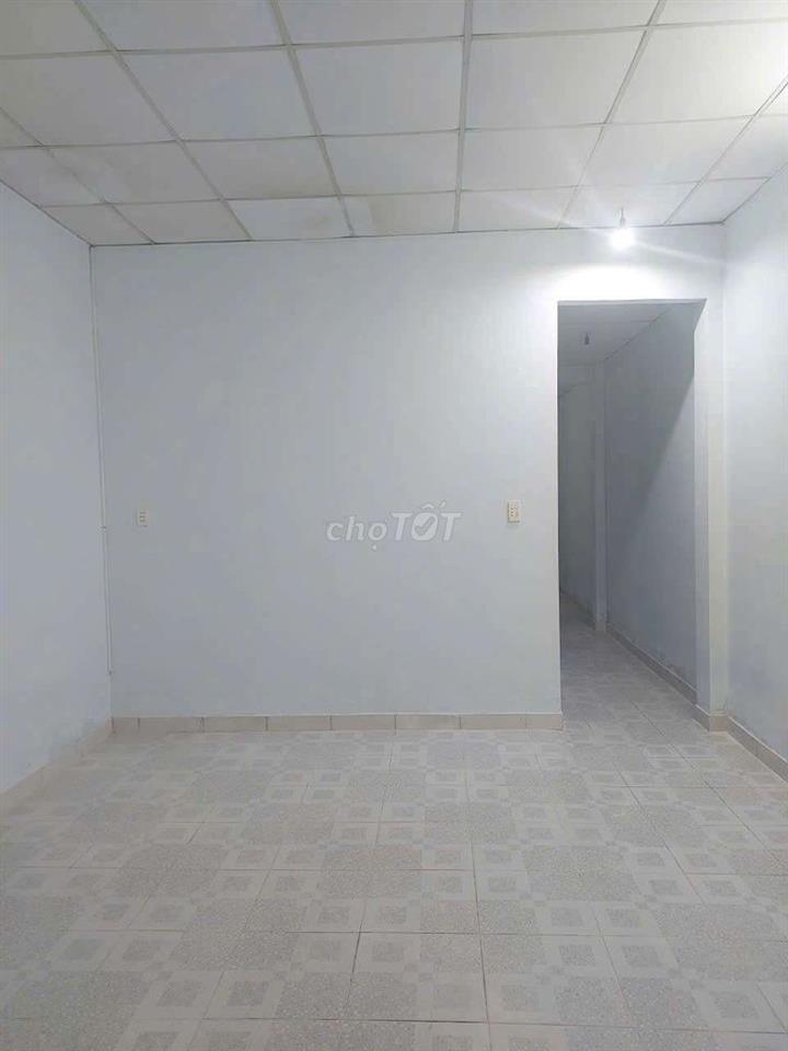 Cho thuê nhà ngay ủy ban thạnh xuân 60m2 4tr5