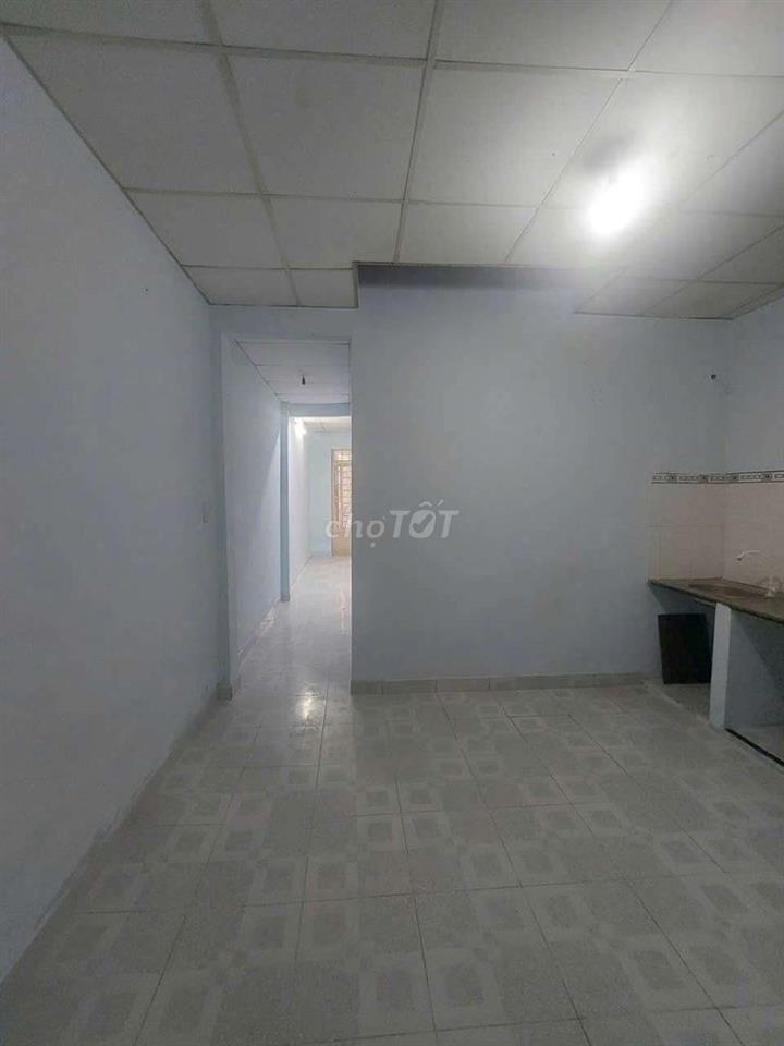 Cho thuê nhà ngay ủy ban thạnh xuân 60m2 4tr5