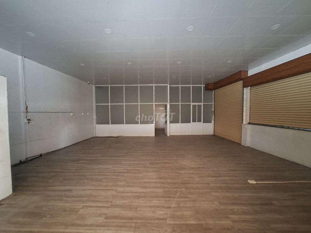 Cho thuê kho nhỏ sạch sẽ ngay ngã tư ga 140m2 10tr