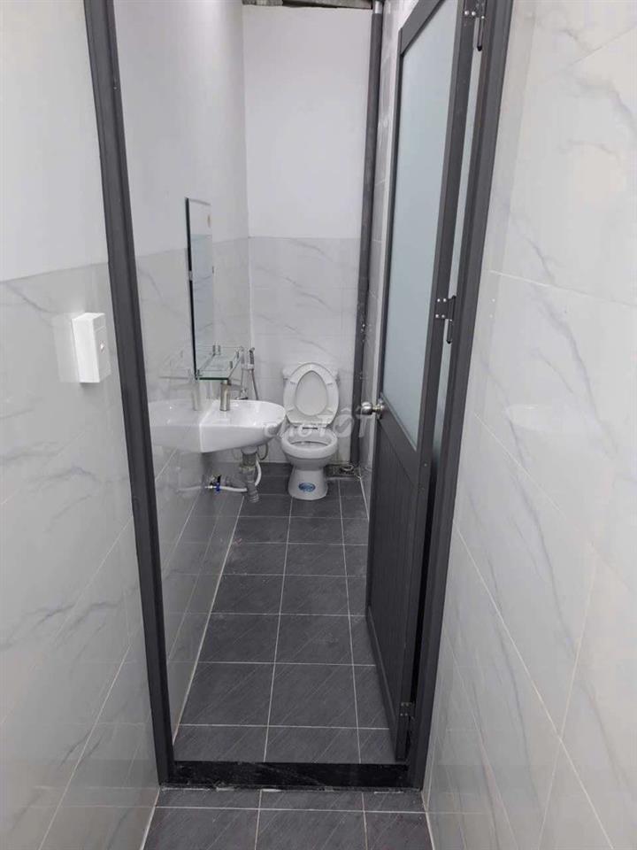 Cho thuê nhà mới ngay ngã tư ga 3pn 60m2 8tr