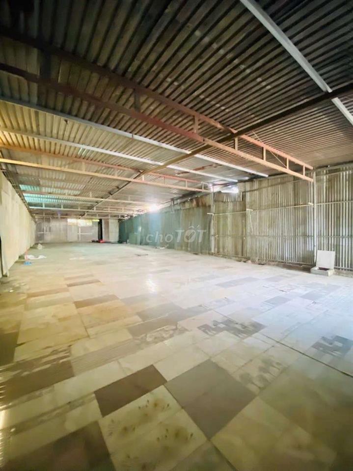 Cho thuê kho thạnh xuân giáp lê thị riêng 300m2 10tr