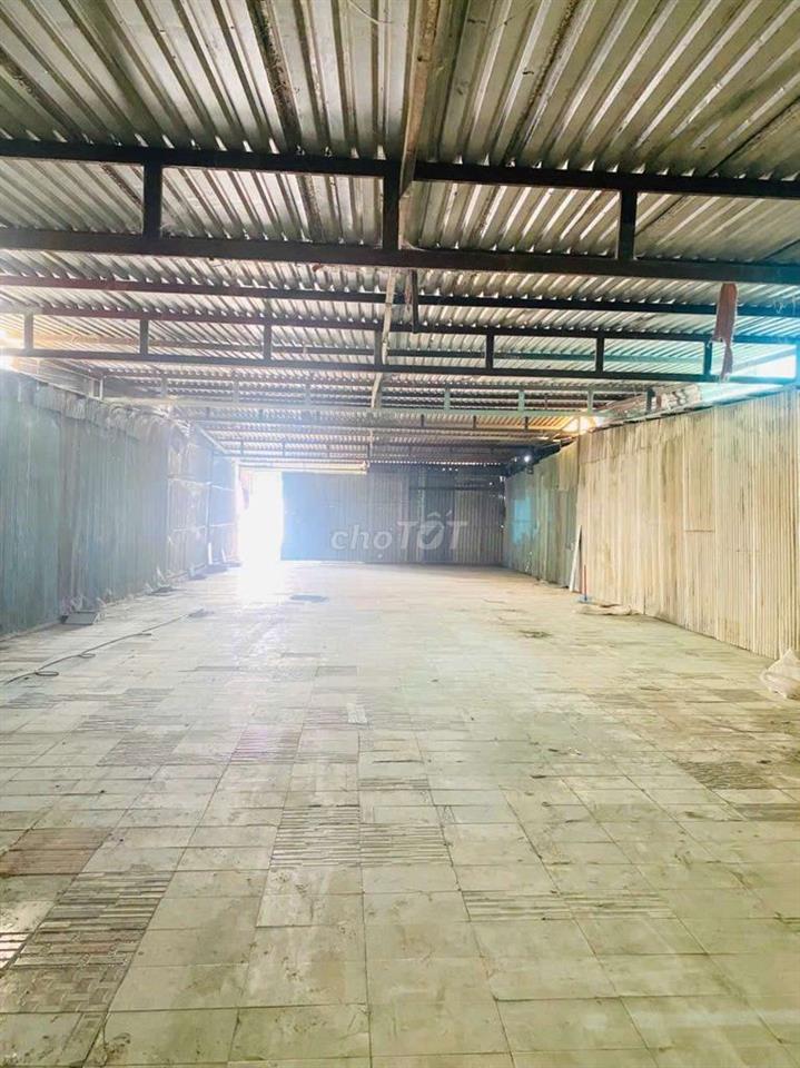 Cho thuê kho thạnh xuân giáp lê thị riêng 300m2 10tr