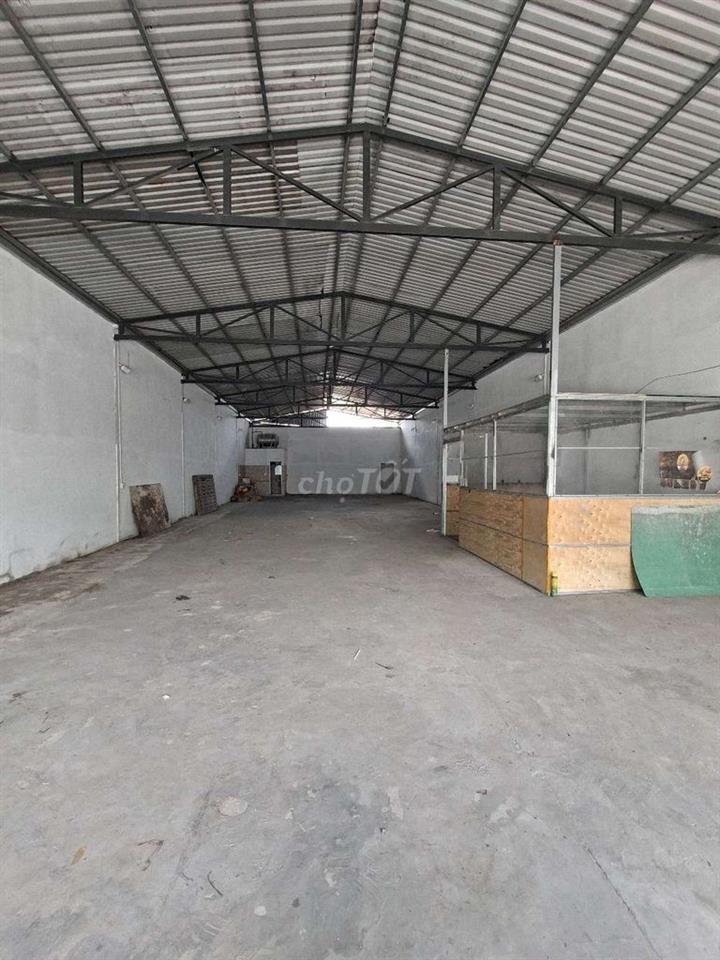 Cho thuê xưởng thạnh xuân 260m2 16tr sẵn điện 3fa