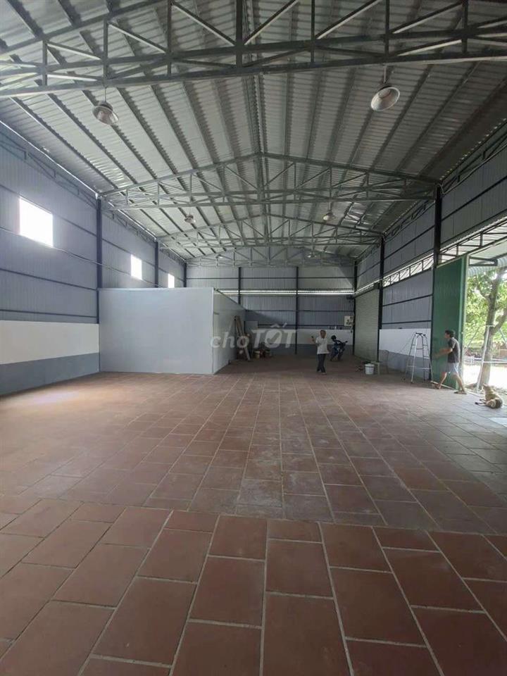 Cho thuê kho thạnh xuân ngay qlo 1a 250m2 17tr