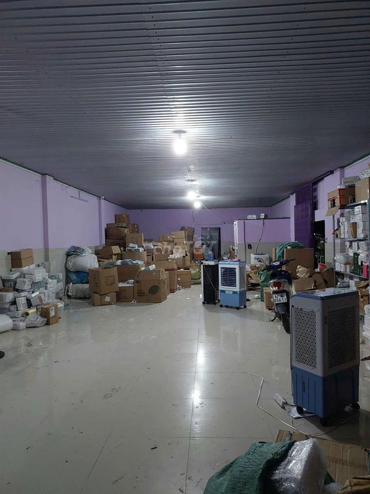 Cho thuê kho an phú đông 180m2 nền gạch men 12tr