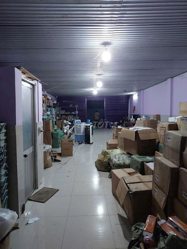 Cho thuê kho an phú đông 180m2 nền gạch men 12tr