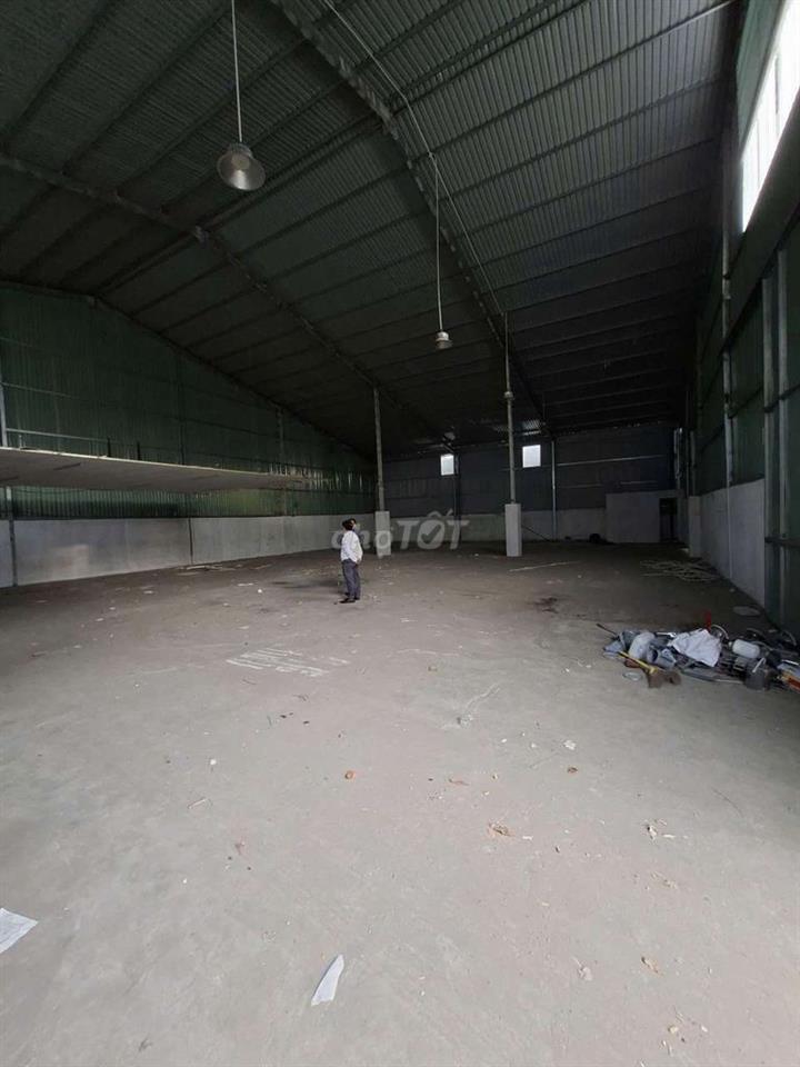 Cho thuê kho thạnh lộc ngã tư ga 450m2 28tr