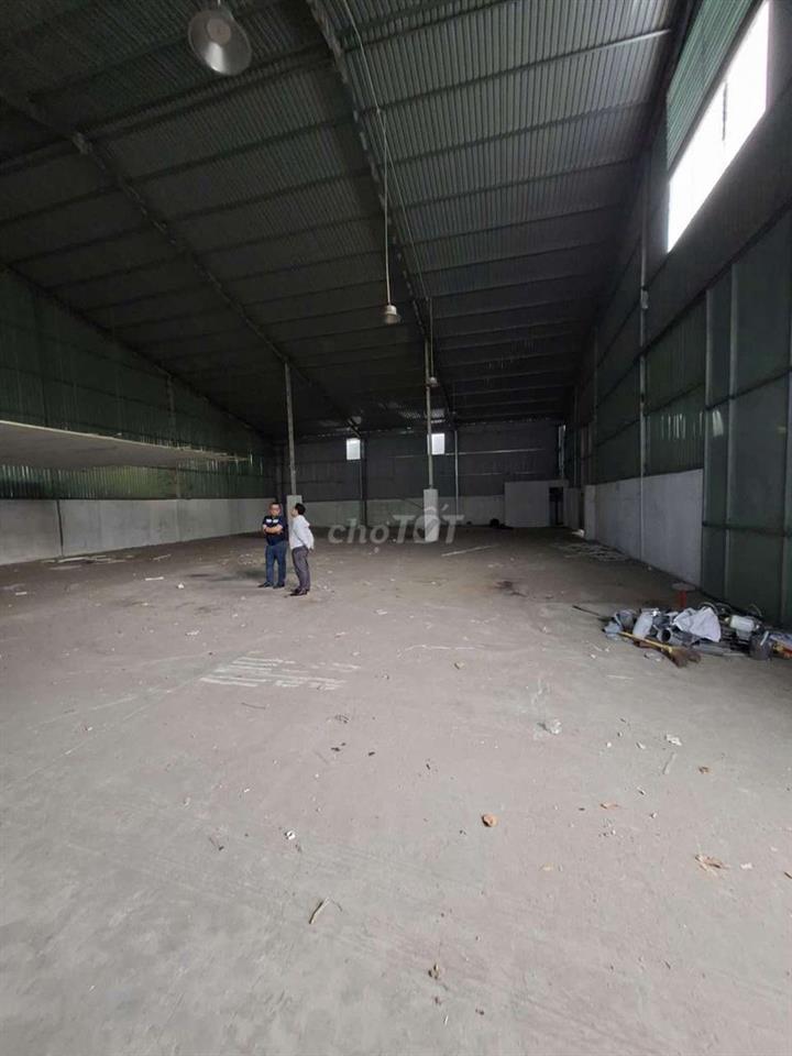 Cho thuê kho thạnh lộc ngã tư ga 450m2 28tr