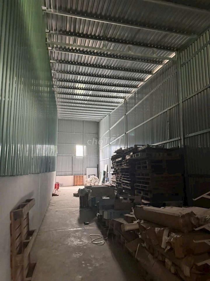 Cho thuê kho 170m2 ngay ngã tư ga 5tr