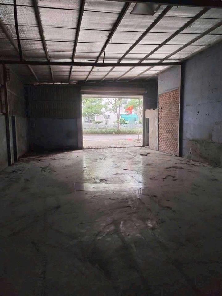 Cho thue kho ngay cao dang điện lực 160m2 12tr
