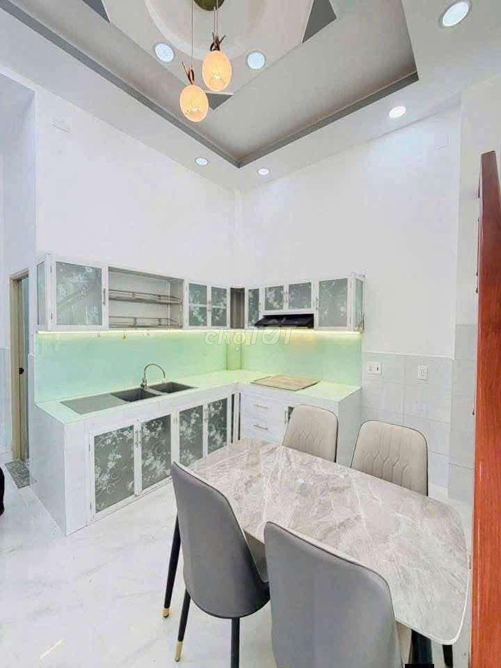 Cho thuê nhà thạnh lộc 37 trệt 3 lầu 12tr