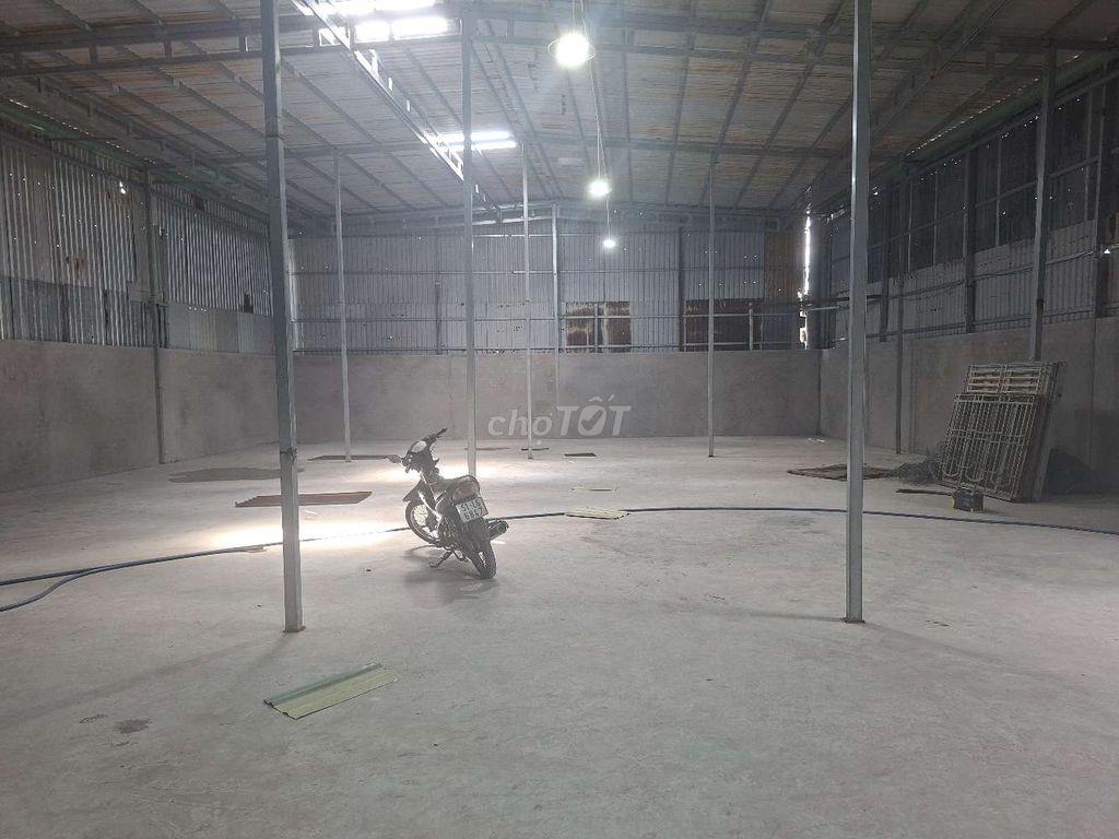 Cho thuê kho thạnh xuân 350m2 18tr tải 5 tấn