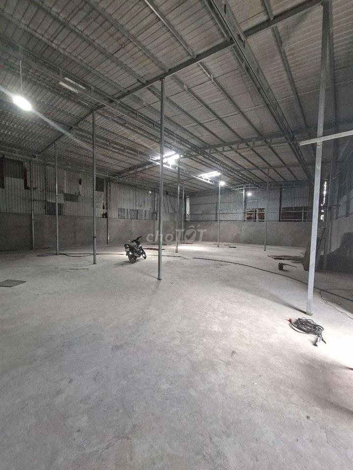 Cho thuê kho thạnh xuân 350m2 18tr tải 5 tấn