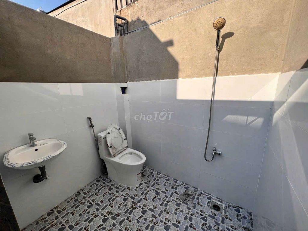 Cho thuê kho ngã tư ga 150m2 9tr