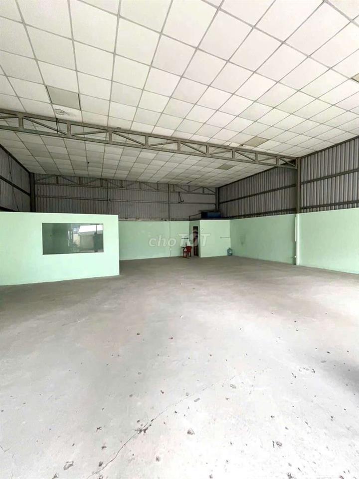 Cho thuê kho thạnh xuân 140m2 10tr