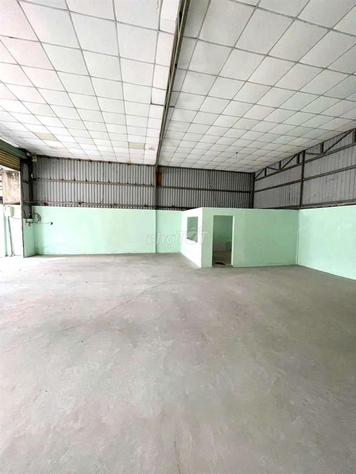 Cho thuê kho thạnh xuân 140m2 10tr