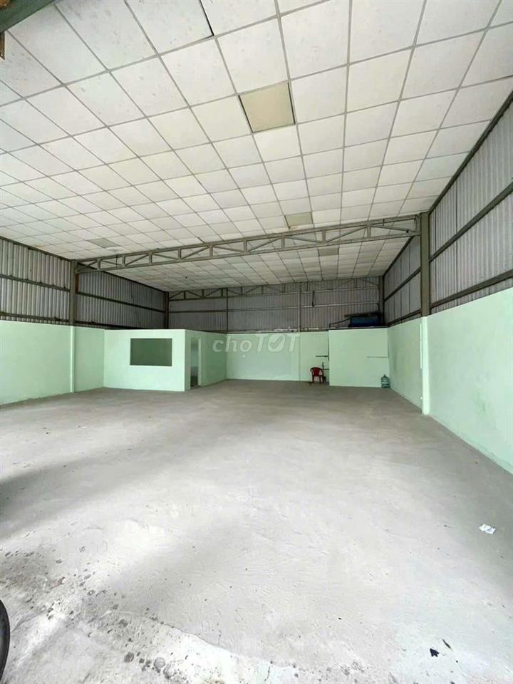 Cho thuê kho thạnh xuân 140m2 10tr