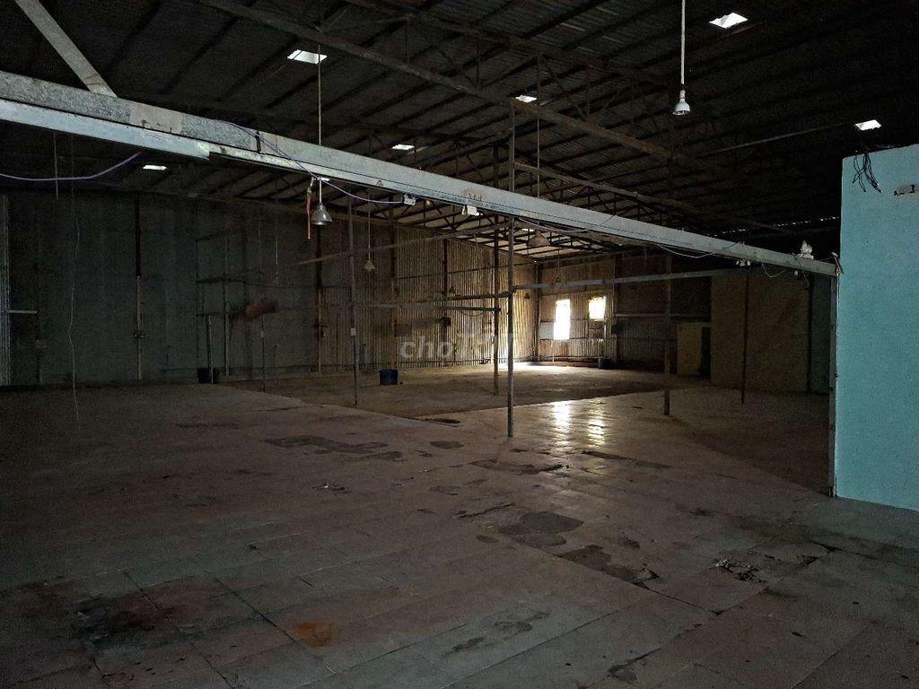 Xưởng ngay cao đẳng điện 700m2 35tr 