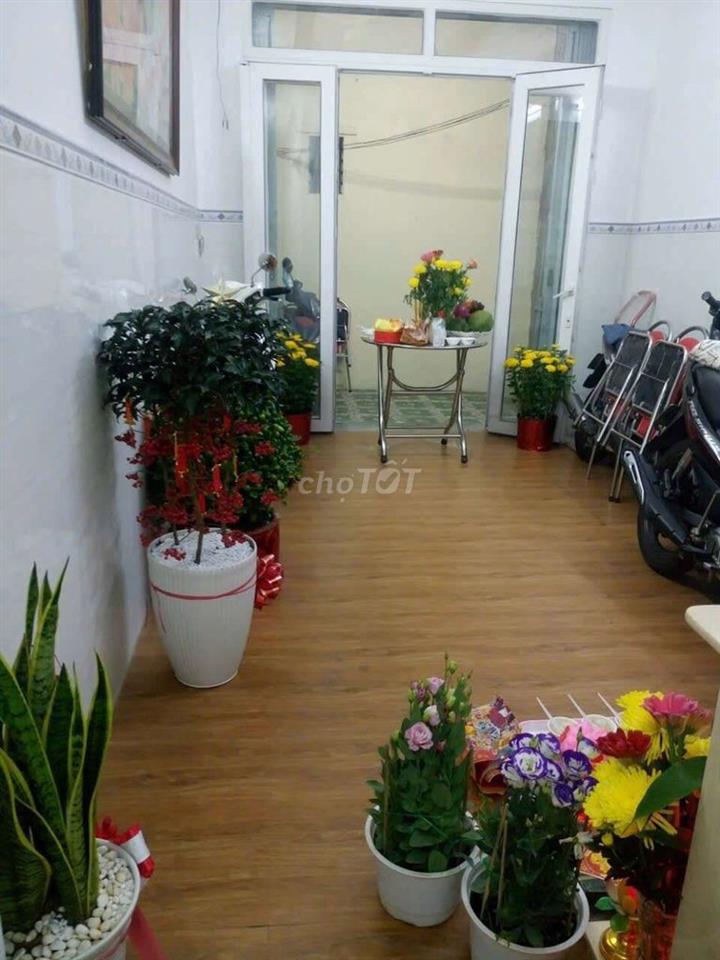 Nhà Q1 3.3x17m sát mặt tiền, trệt 2 lầu ST chính chủ