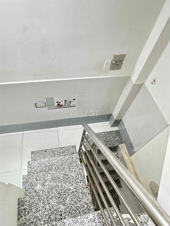 cho thue nhà P4 2pn 3vệ sinh