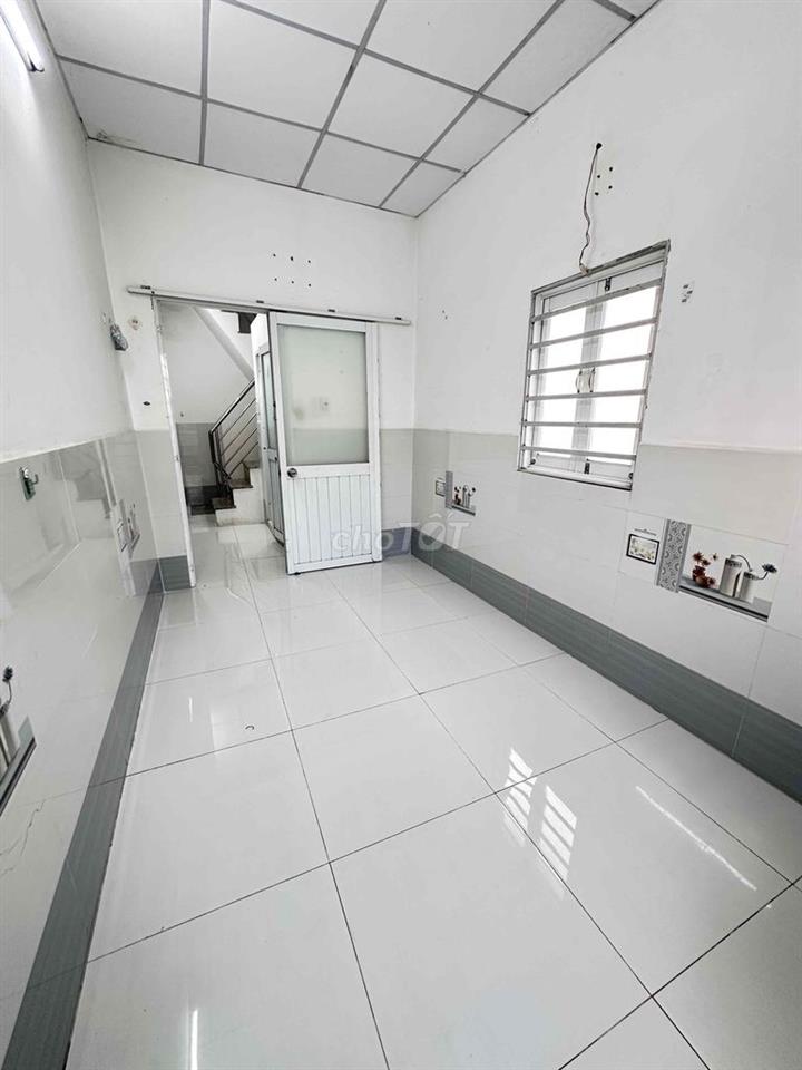 cho thue nhà P4 2pn 3vệ sinh