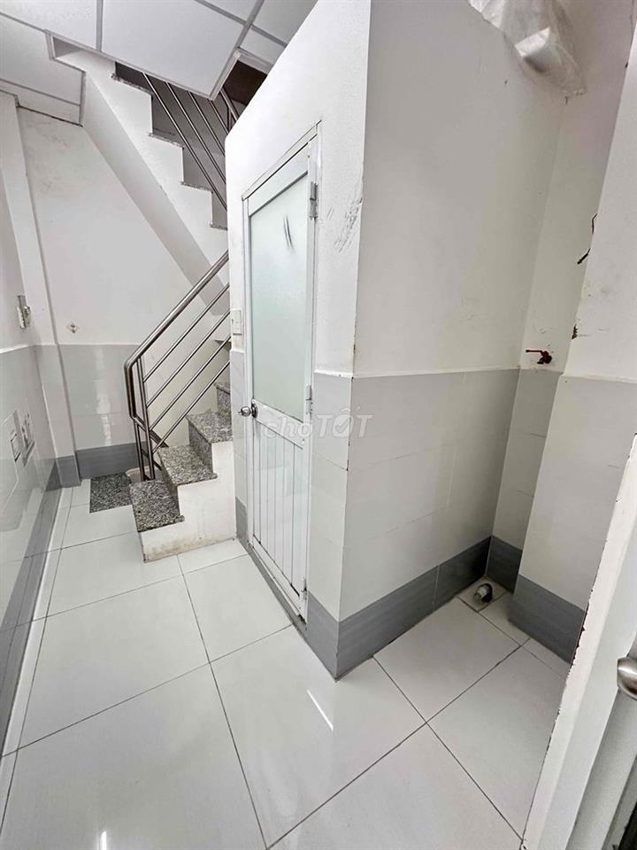 cho thue nhà P4 2pn 3vệ sinh
