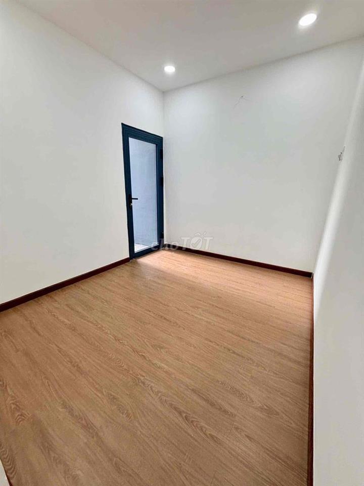 bán. gấp nhà Âu dương Lân 2PN hẻm 4m
