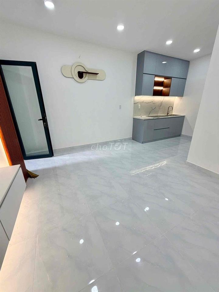 bán. gấp nhà Âu dương Lân 2PN hẻm 4m