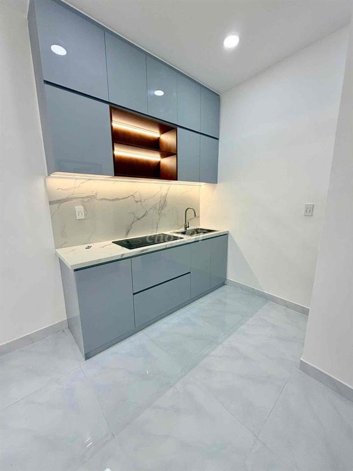 bán. gấp nhà Âu dương Lân 2PN hẻm 4m