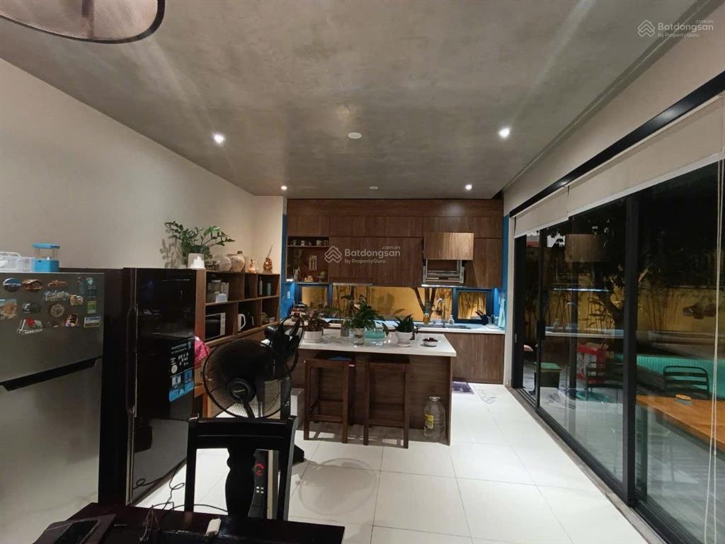 Bán biệt thự đường nguyễn hữu thông, đang cho thuê 100 triệu/tháng, cách biển phạm văn đồng 100m