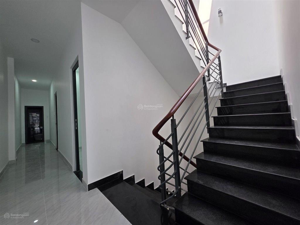 Bán nhà riêng 4pn, 3wc, 119m2 tại số 109, phước long b, q9, 10,8 tỷ vnd